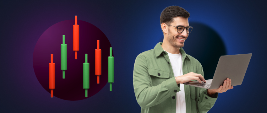 رجل مبتسم يحمل جهاز لابتوب ويحلل مخططًا متعلقًا بتداول الفوركس في فعالية استثمارية.